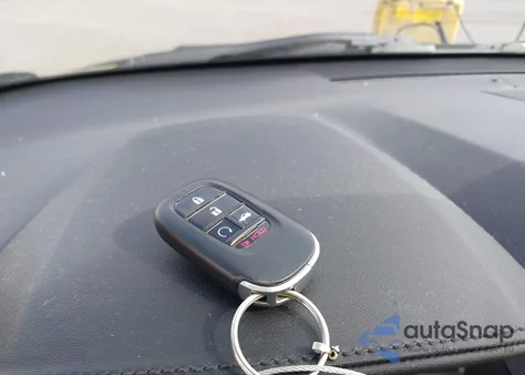 2018 Honda Clarity Plug-In Hybrid из США, поврежденный, VIN JHMZC5F11JC018808